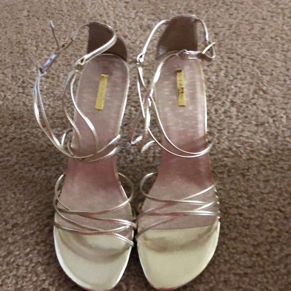 New Michael Antonio,gold high heels